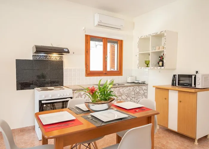 Afroditi - Yellow Διαμέρισμα